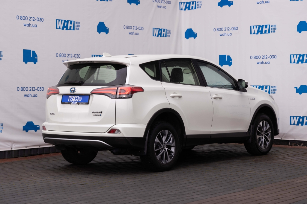 Toyota RAV4 Hybrid 2017 фото Toyota RAV4 Hybrid 2017 фото 6