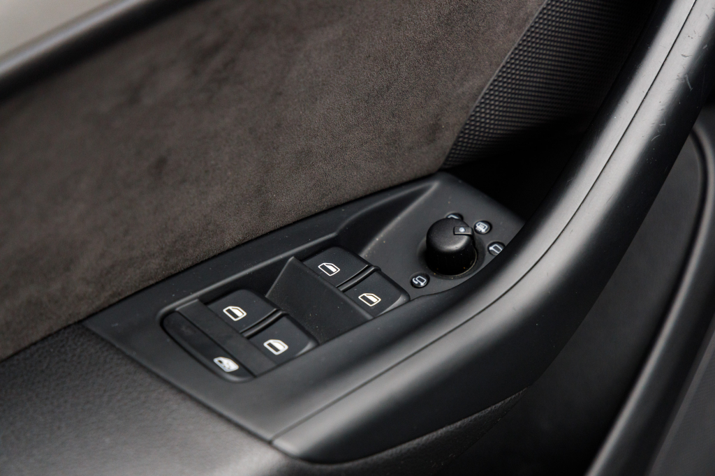 Audi Q3 2012 photo 22