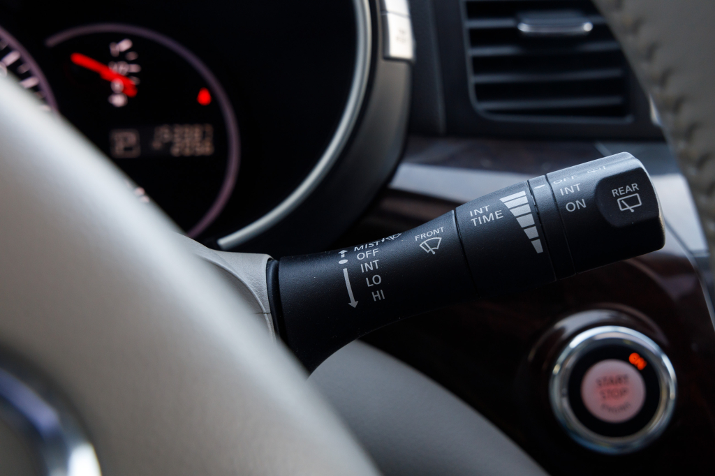 Nissan Quest 2012 фото 36