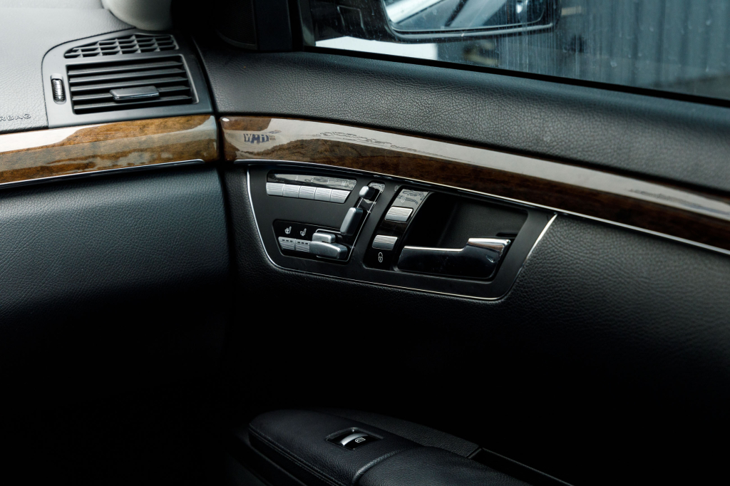 Mercedes-Benz S 350 CDI 2010 photo 28