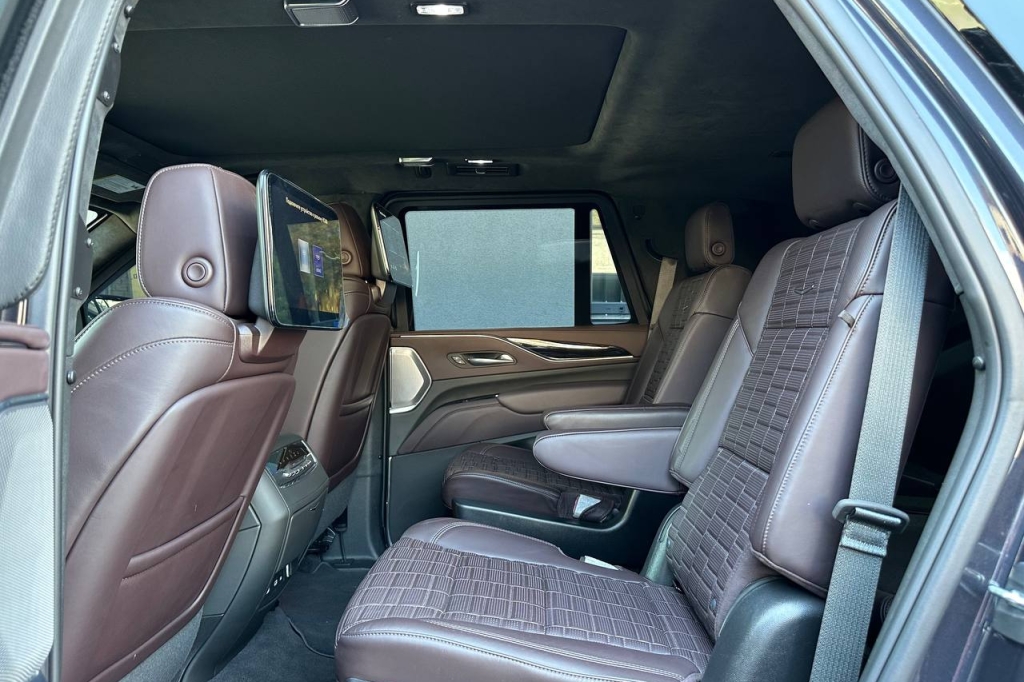Cadillac Escalade Platinum 4WD 2022 фото Cadillac Escalade Platinum 4WD 2022 фото 22