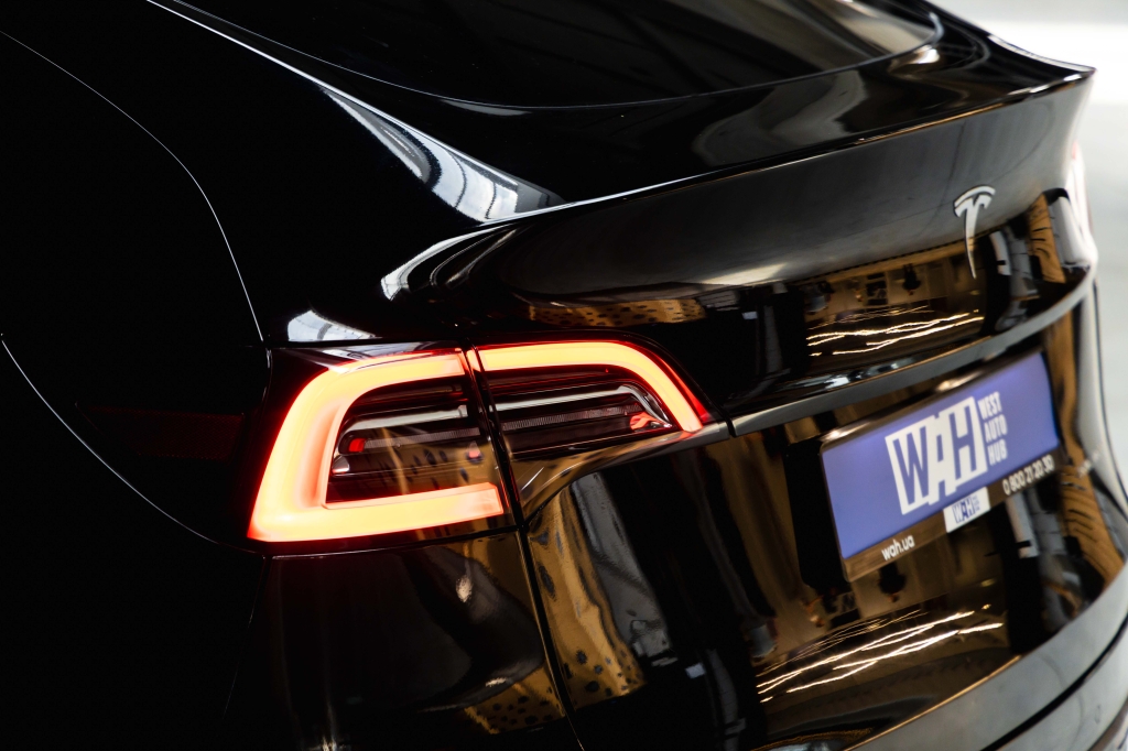 Tesla Model Y Long Range Dual Motor 2022 фото Tesla Model Y Long Range Dual Motor 2022 фото 13