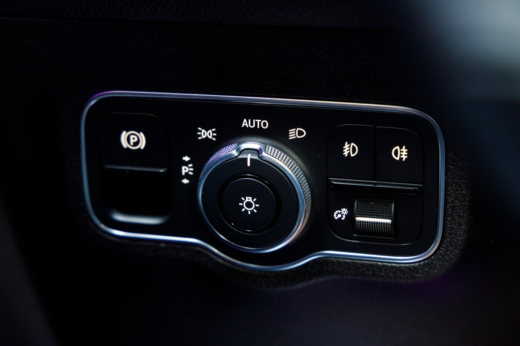 Mercedes-Benz GLB-Class 250 2020 photo 40