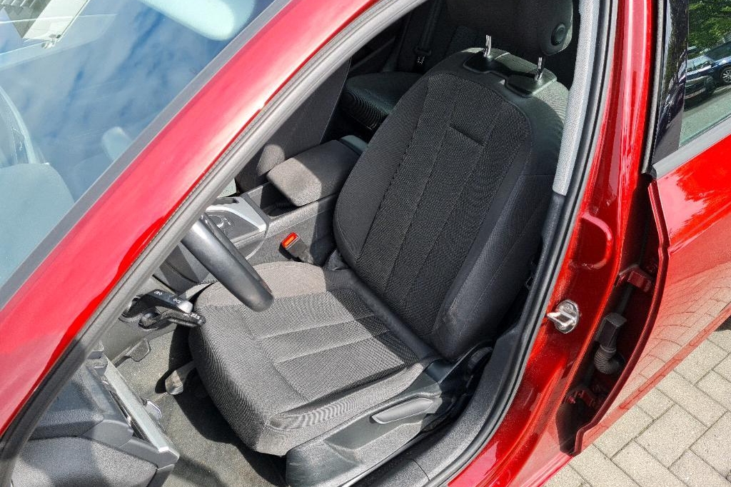 Audi A4 2017 photo 31