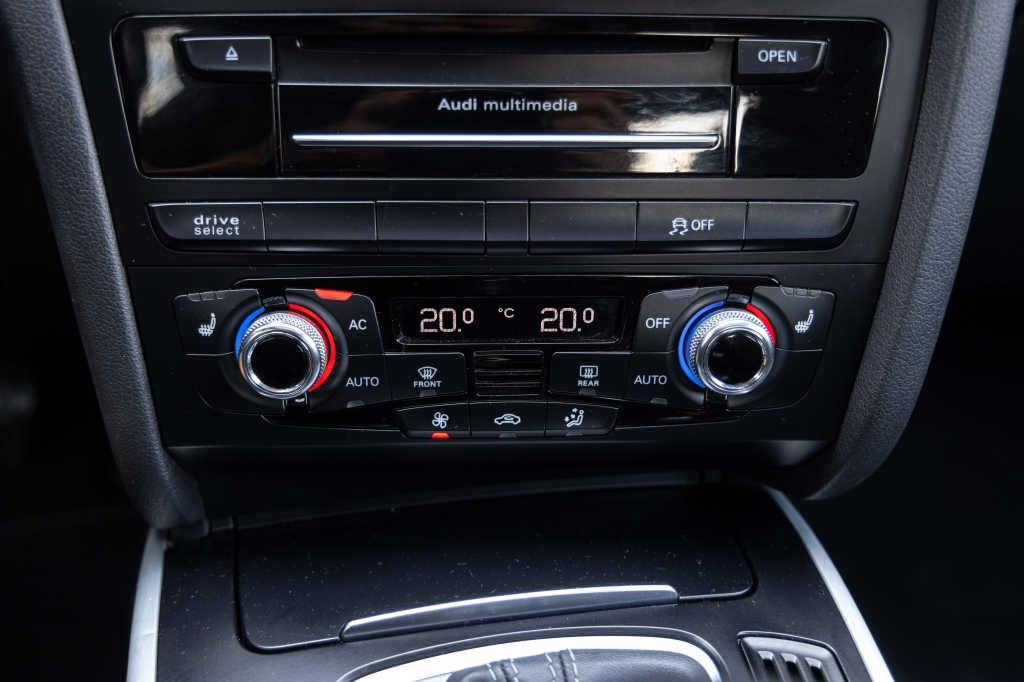 Audi A4 S line 2014 фото 28