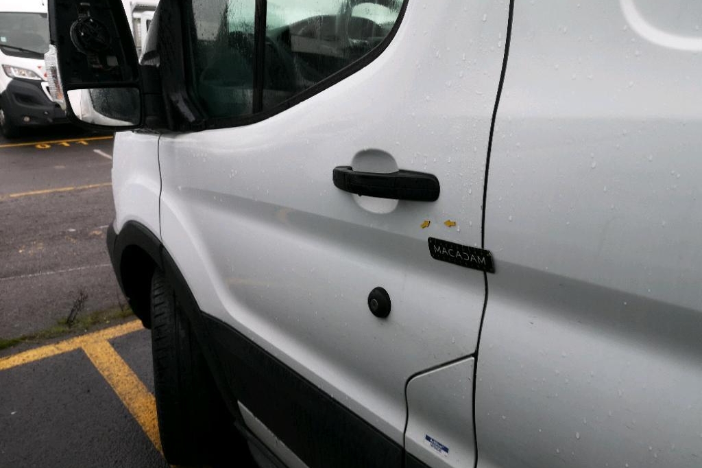 Ford Transit 2018 photo 21