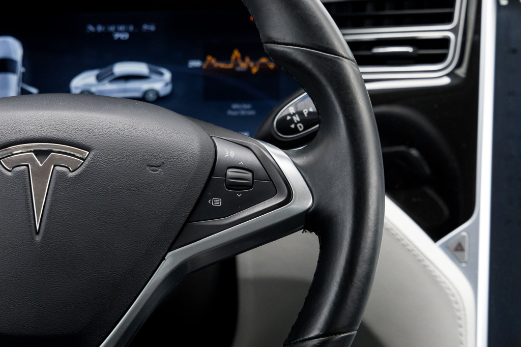 Tesla Model S 70D 2014 фото 21