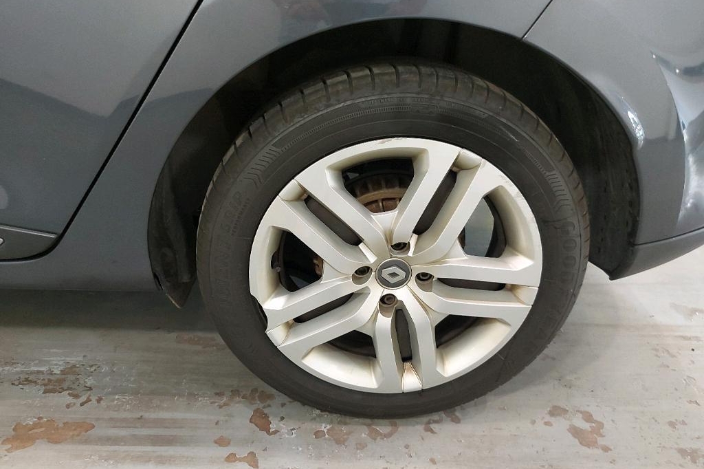 Renault Clio Grandtour 2016 фото 14