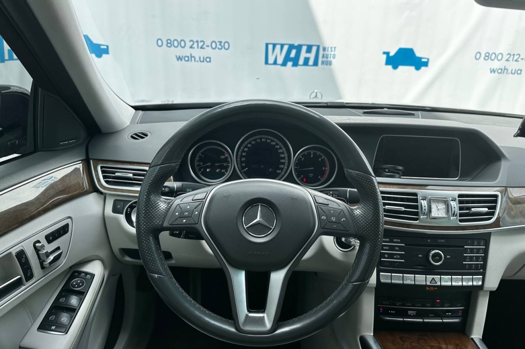 Mercedes-Benz E-Class 2015 4Matic фото Mercedes-Benz E-Class 2015 4Matic фото 21
