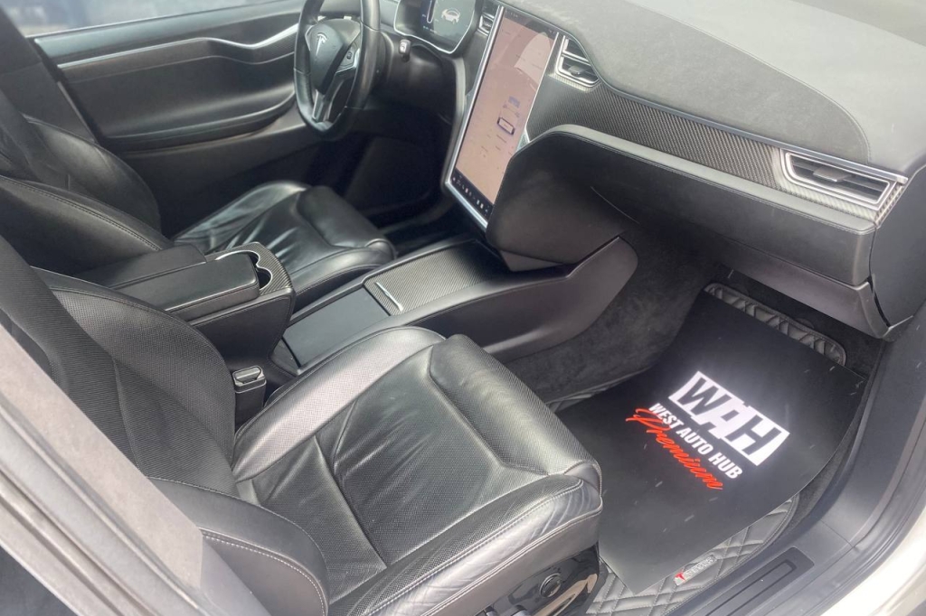 Tesla Model X 90D 2016 фото 10