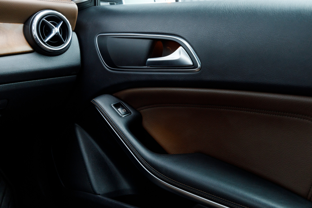 Mercedes-Benz GLA 220 4MATIC photo 24