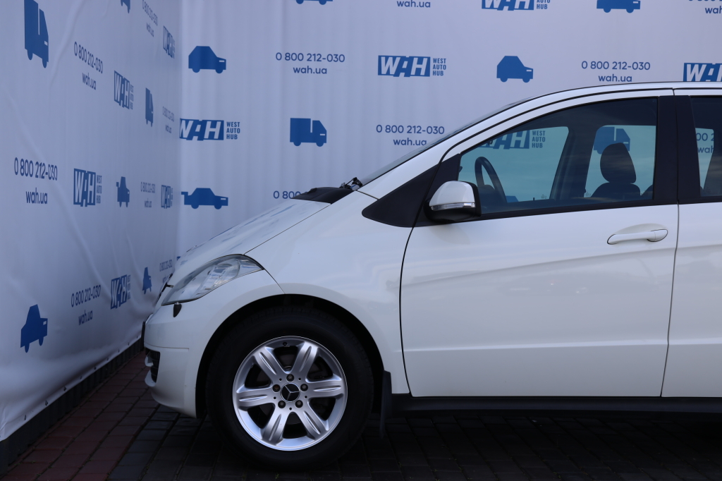 Mercedes-Benz A-Class A180 W169 2011 photo 14