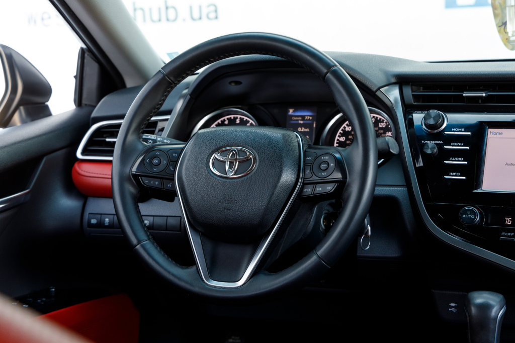 Toyota Camry 2017 фото 26