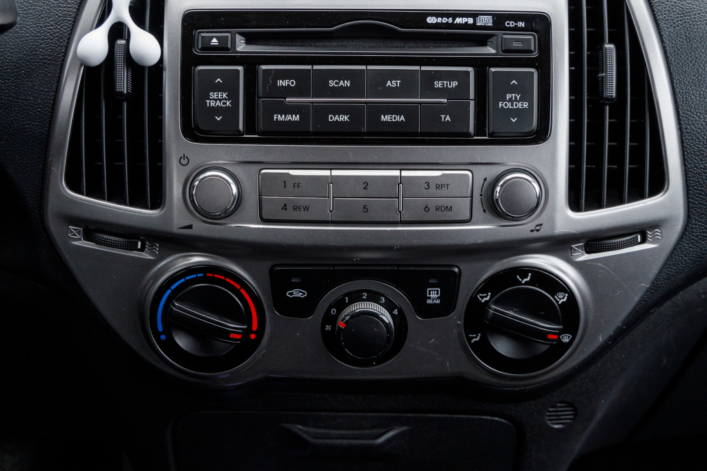 Hyundai i20 фото 11