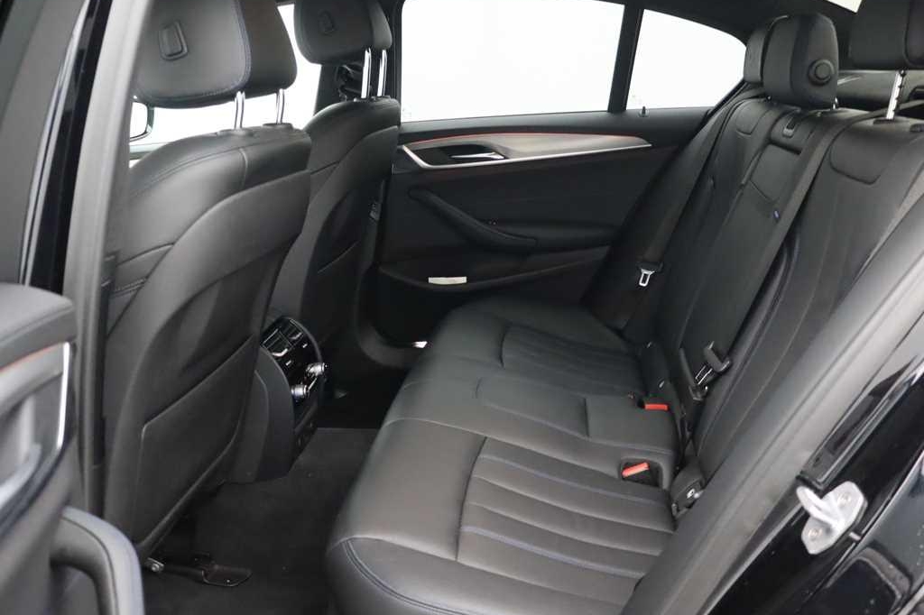 BMW 5 Series 2018 фото 3