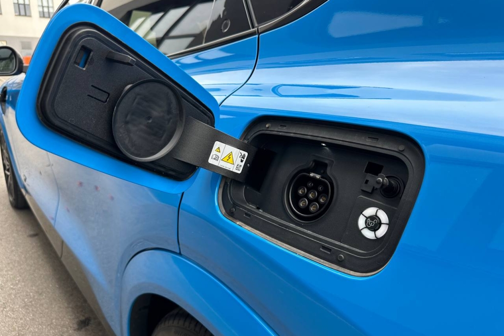 Ford Mustang Mach-E GT 2022 фото 8