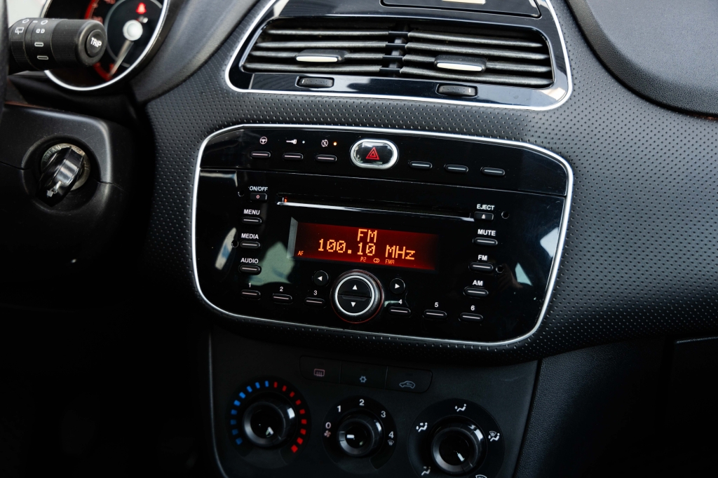 Fiat Punto Evo 2011 photo 20