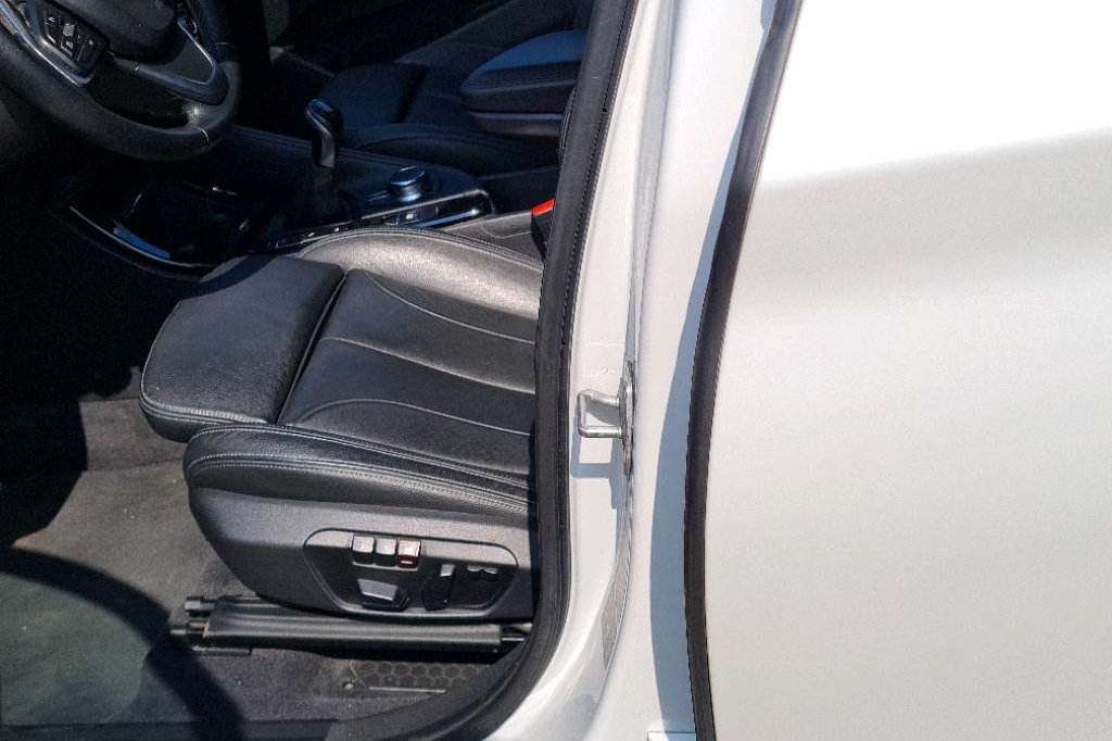 BMW X1 2016 фото 11