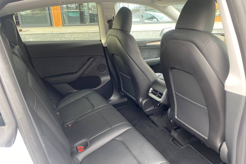 Tesla Model Y Long Range 2022 фото 15