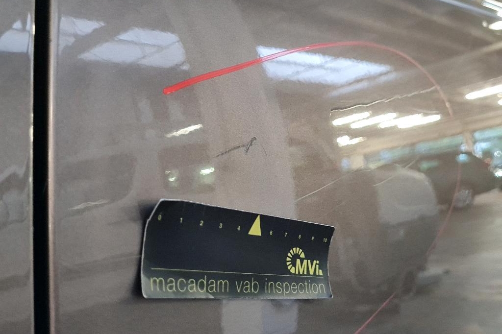 Land Rover Discovery Sport 2017 фото 13