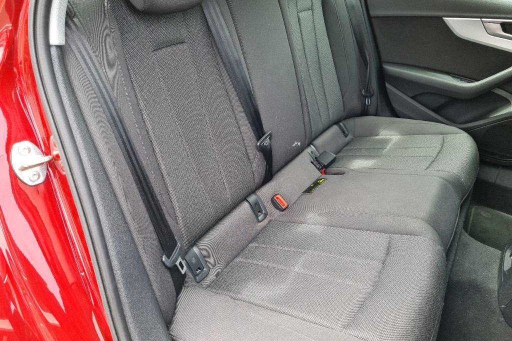 Audi A4 2017 photo 27