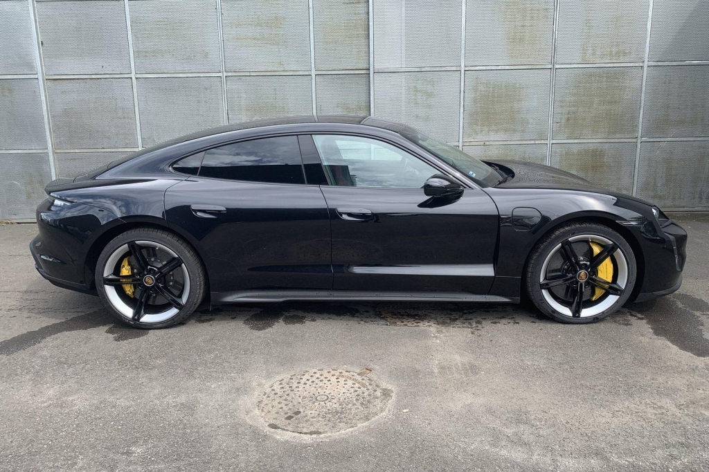 Porsche Taycan S Turbo 2021 photo 4