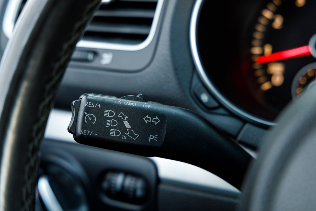 Volkswagen Golf VI 2010 photo 27