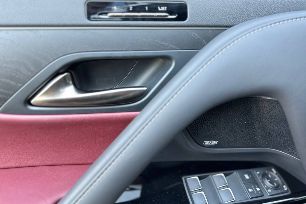 Lexus LX 500d 2023 photo 9