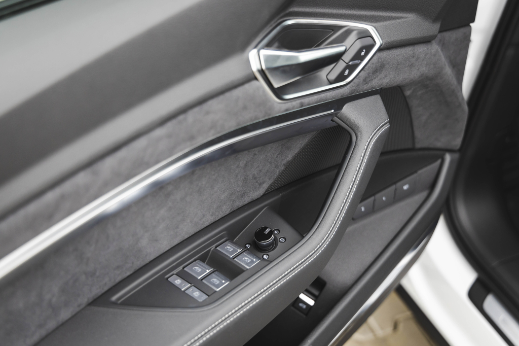 Audi Q8 Sportback e-tron 2023 photo 26