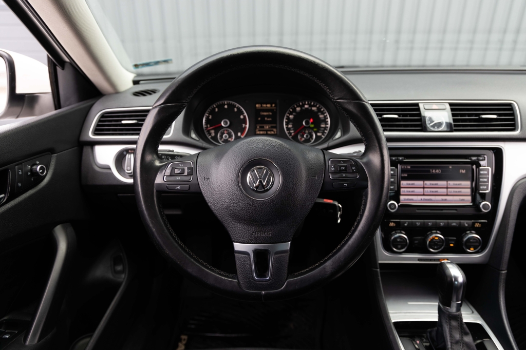 Volkswagen Passat 2012 photo 23