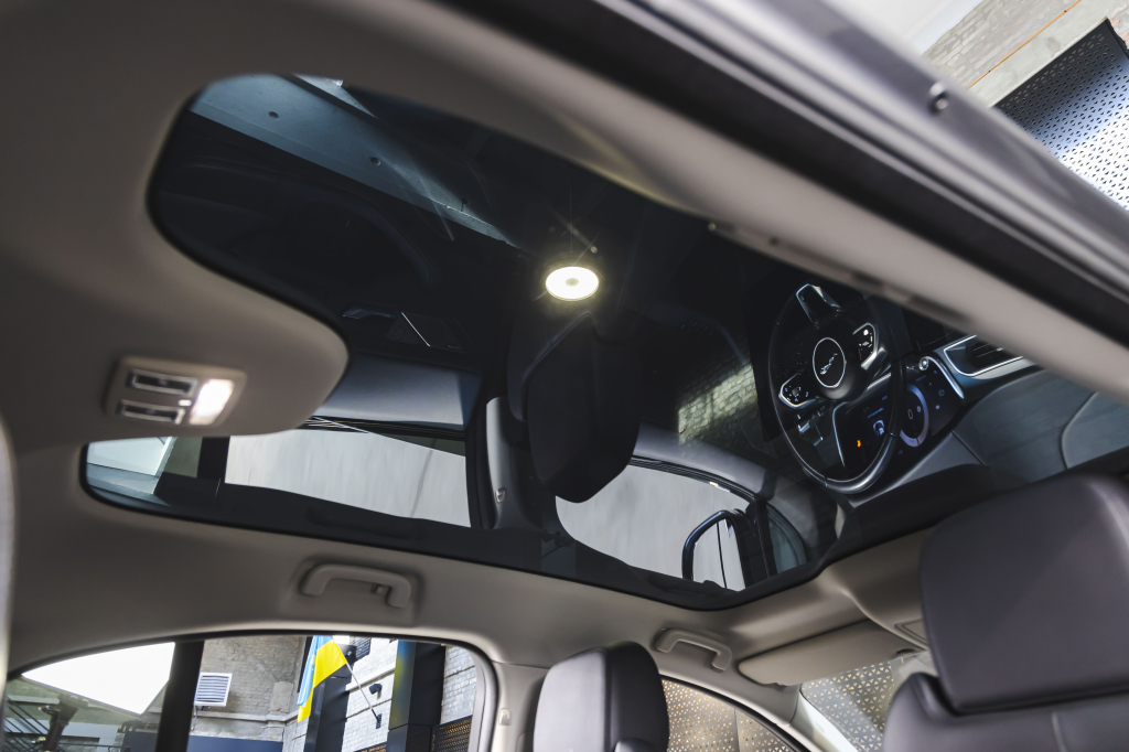 Jaguar I-Pace 2018 фото 22