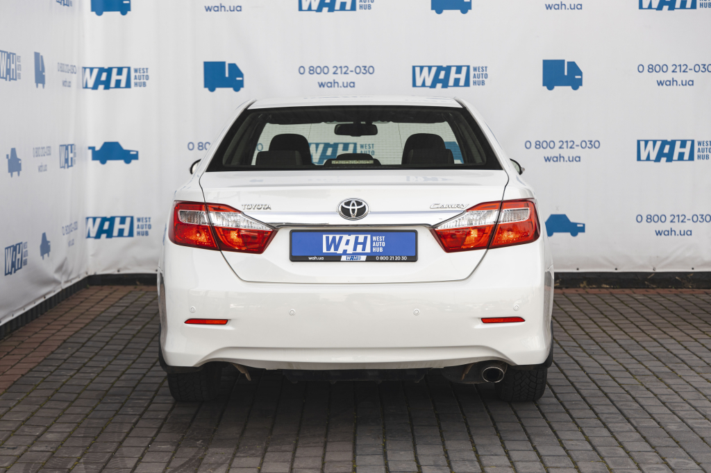 Toyota Camry 2013 фото 8