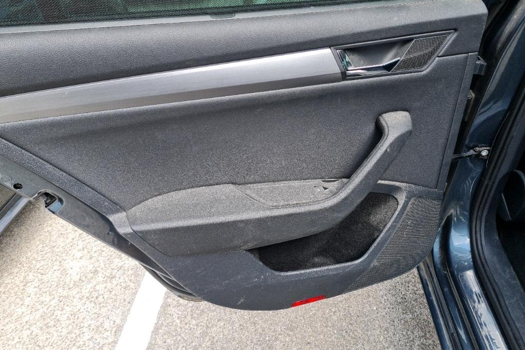 Skoda Superb Combi 2017 фото 13