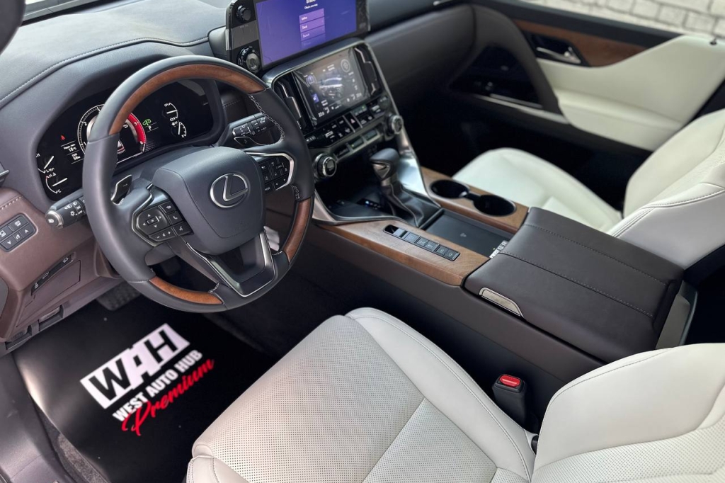 Lexus LX 500d 2022 фото 11