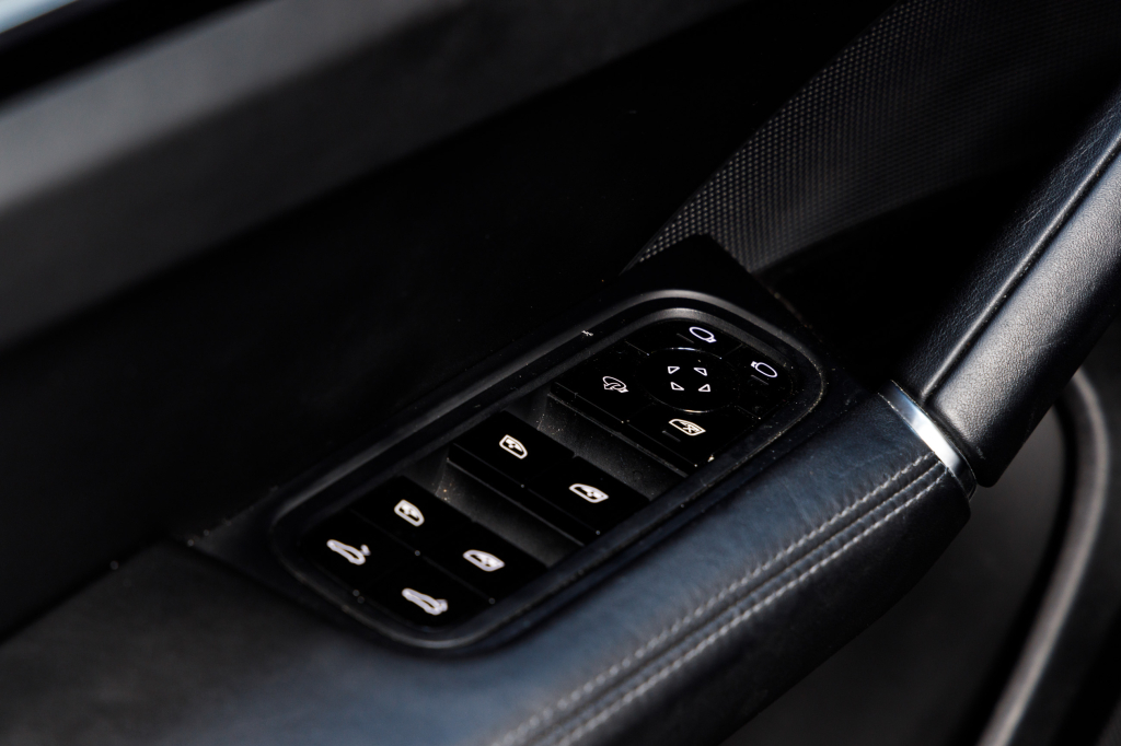 Porsche Cayenne 2018 фото 36