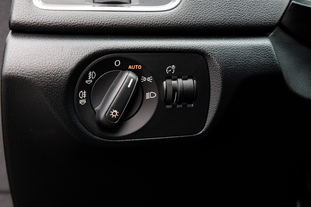 Audi Q3 2012 photo 18