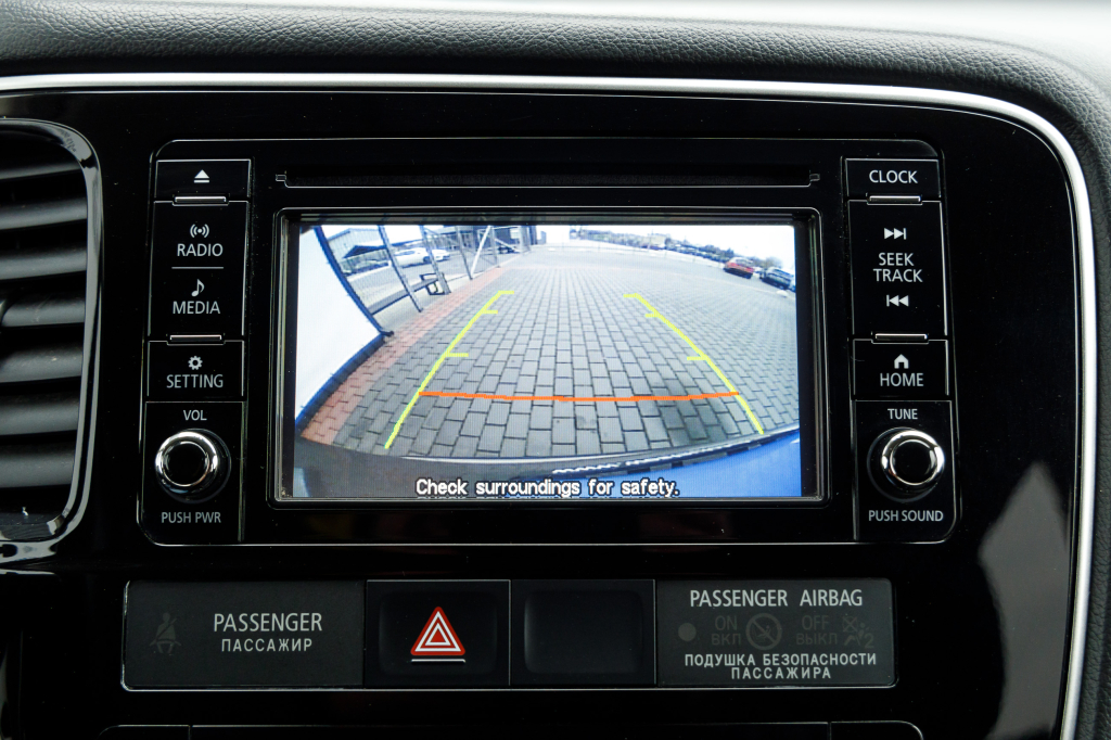 Mitsubishi Outlander 2018 photo 8