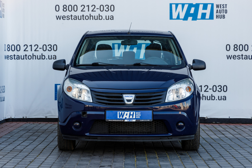 Dacia Sandero 2010 photo 1