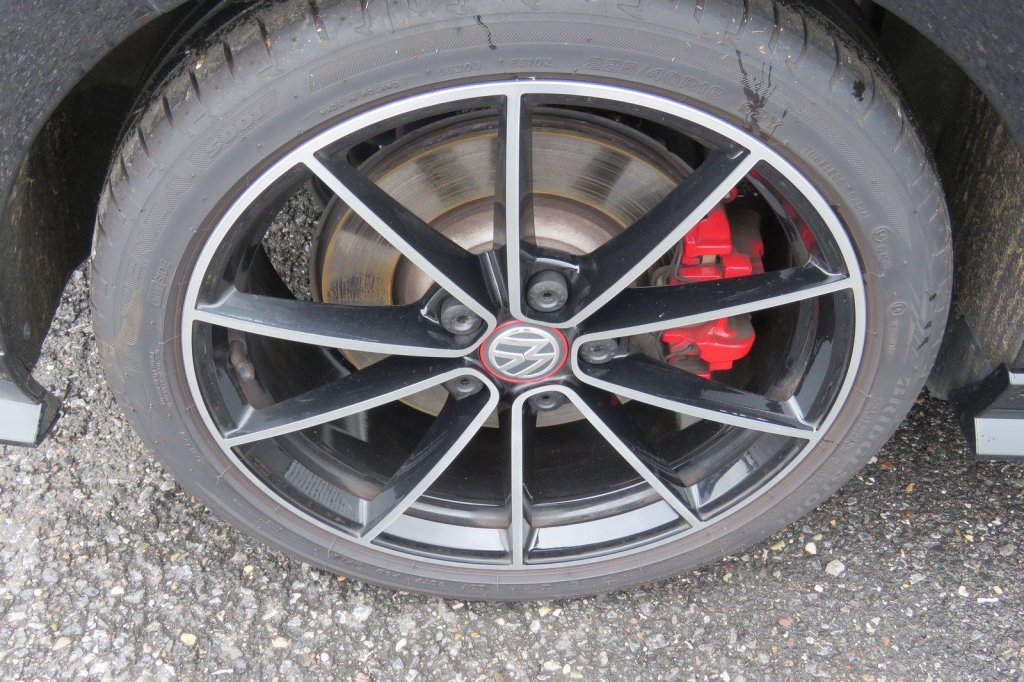 Volkswagen Golf GTI 2020 photo 4