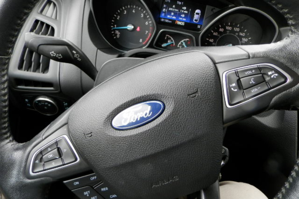 Ford Focus SE 2015 photo 10