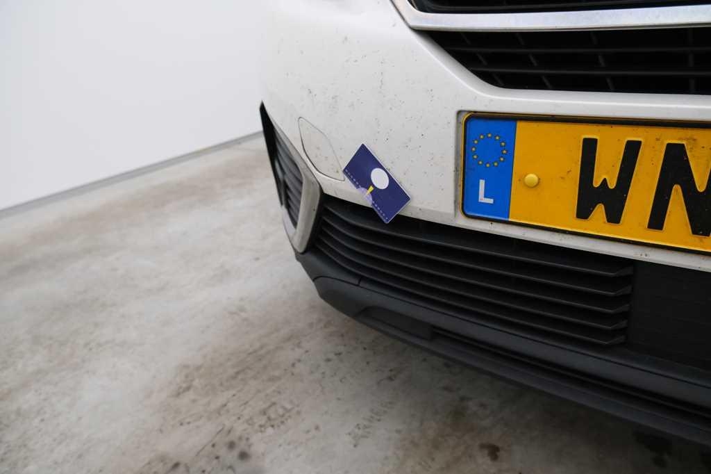 Peugeot 5008 2018 фото 32