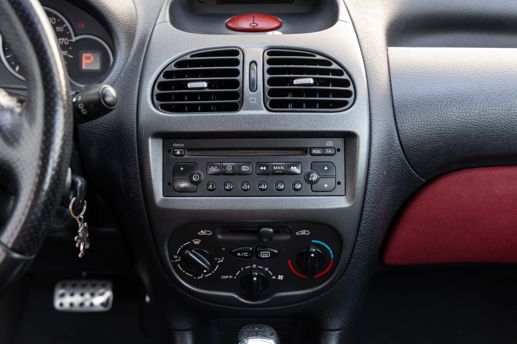 Peugeot 206 2007 фото 17