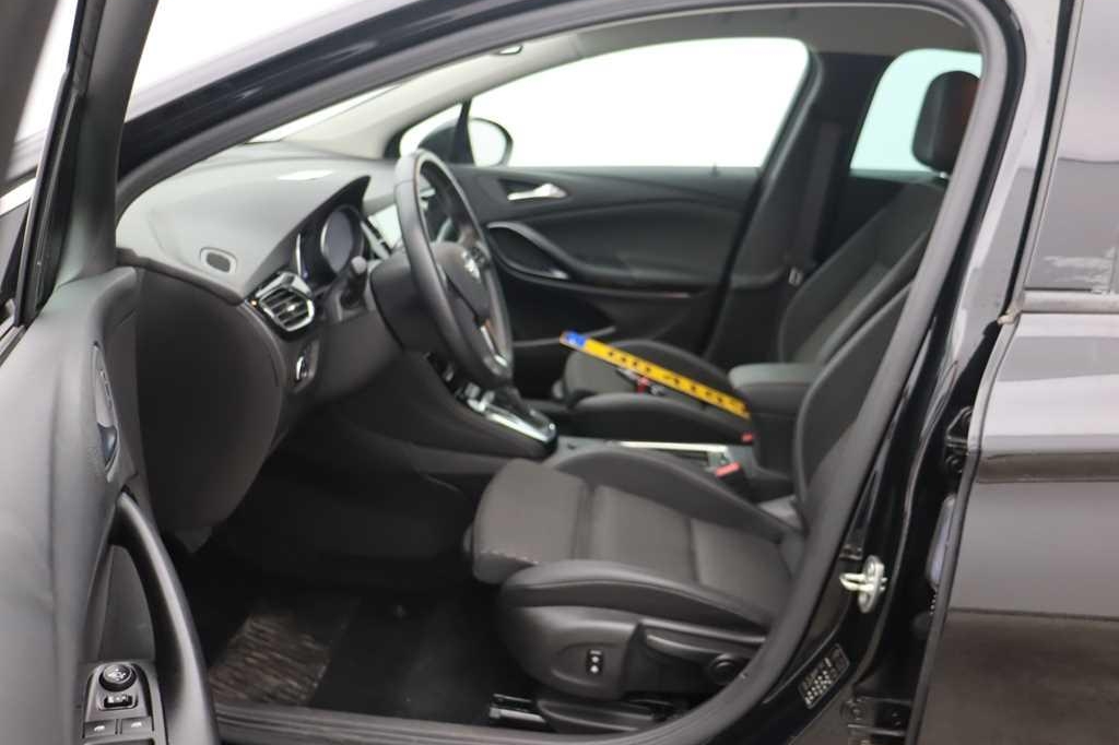 Opel Astra Sport Tourer 2018 photo 2