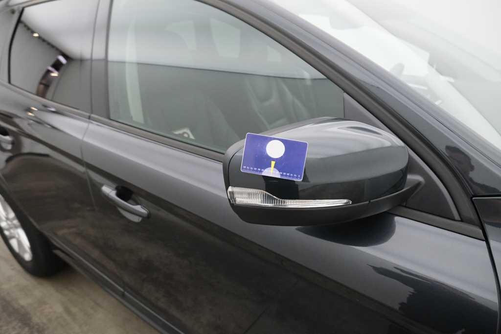 Volvo XC60 2018 фото 32