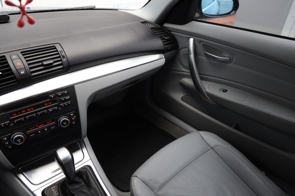 BMW 1 Series 116i 2008 фото 17