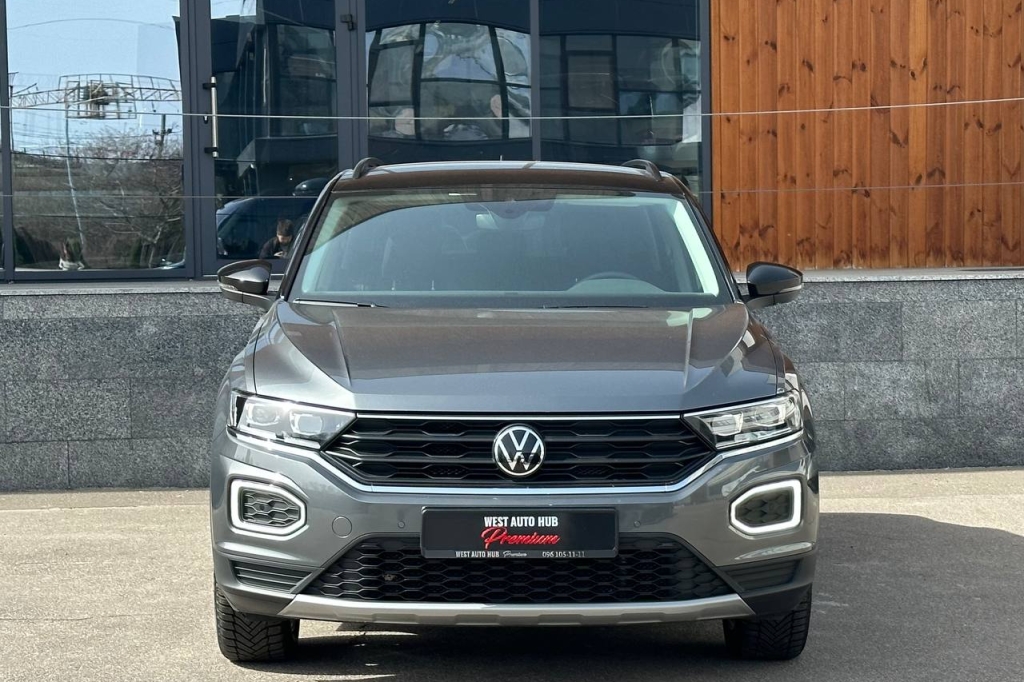 Volkswagen T-Roc 2021 фото Volkswagen T-Roc 2021 фото 1