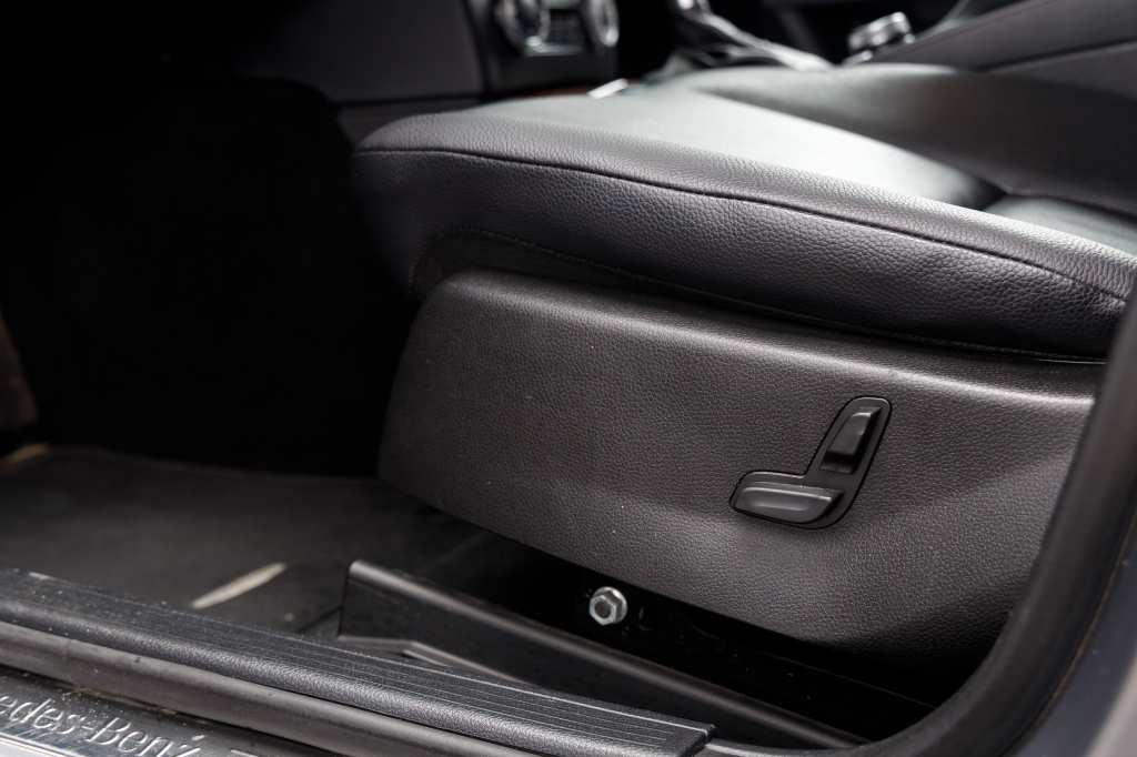 Mercedes-Benz GLK 350 2012 photo 6