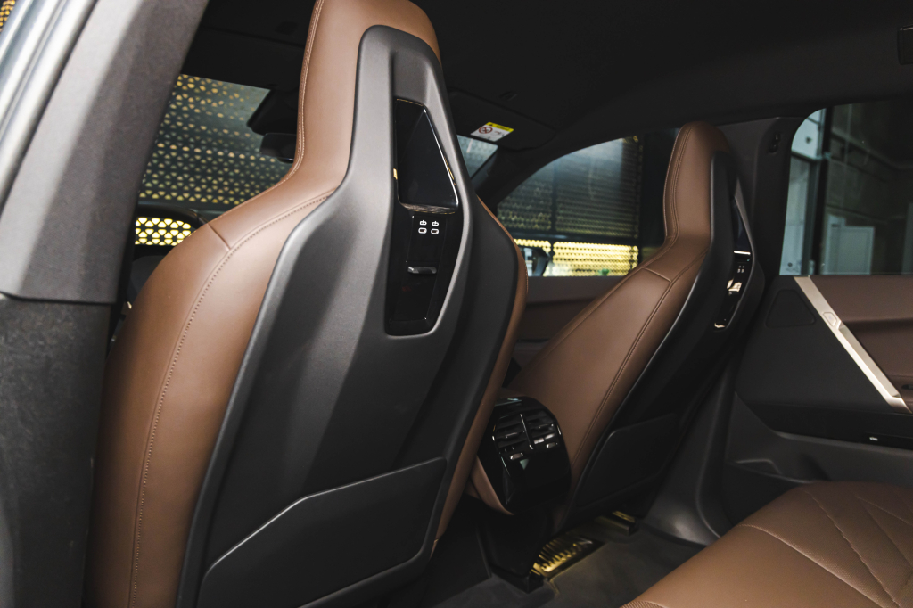 BMW iX xDrive40 2022 фото 33
