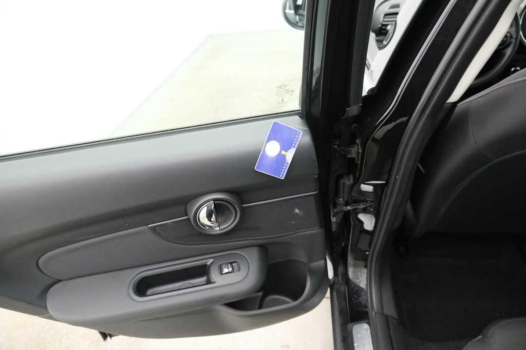 MINI Clubman 2017 фото 13