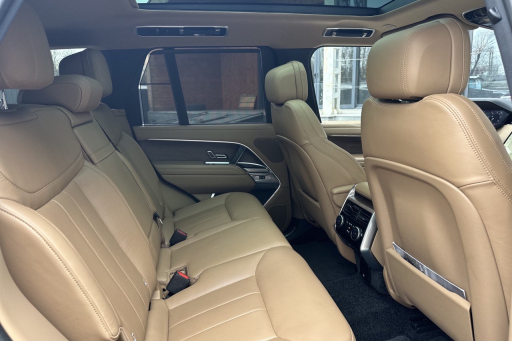 Land Rover Range Rover P440 AT 2022 photo 17